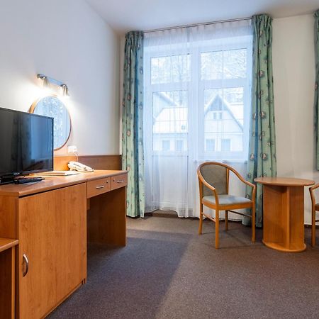 Hotel Luzice ยาคีมอฟ ภายนอก รูปภาพ